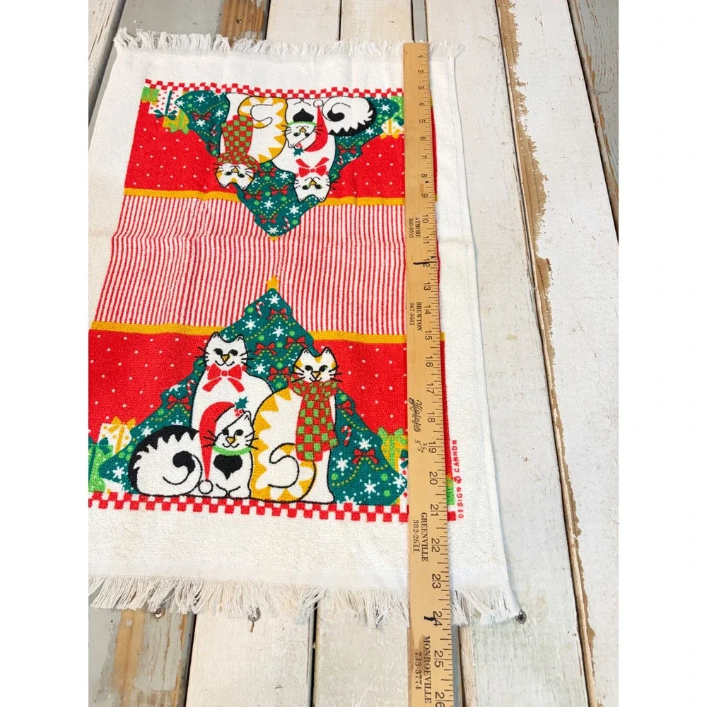 Vintage Cannon Christmas Cats Hand Towel Holiday Fringe Red White Green 16x25